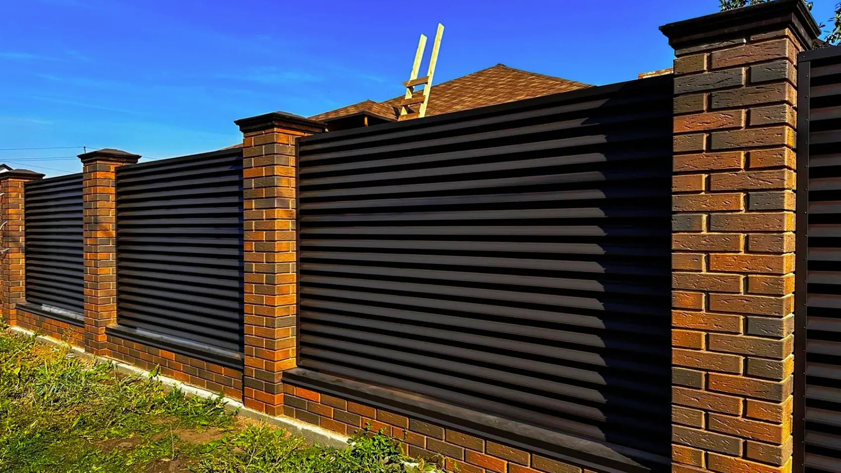 Фото 1 забор Еврожалюзи RAL8019 Темный Шоколад двусторонний